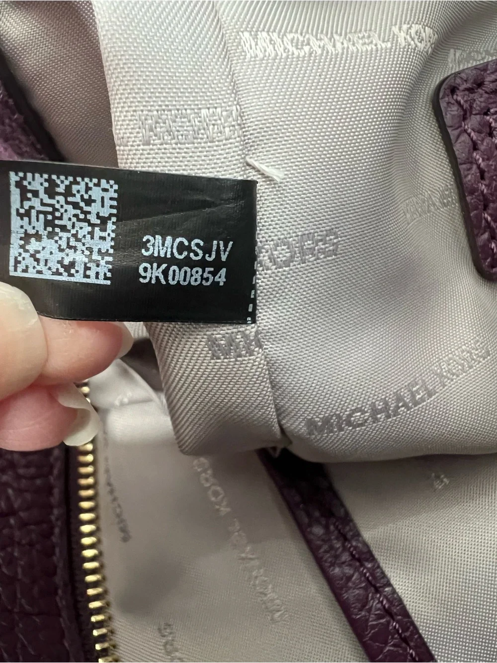 MICHAEL KORS MEDIUM PEBBLED LEATHER HOBO PURSE PURPLE